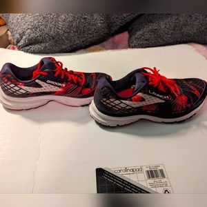 Brooks Launch 3, women's size 9. Running shoes.
